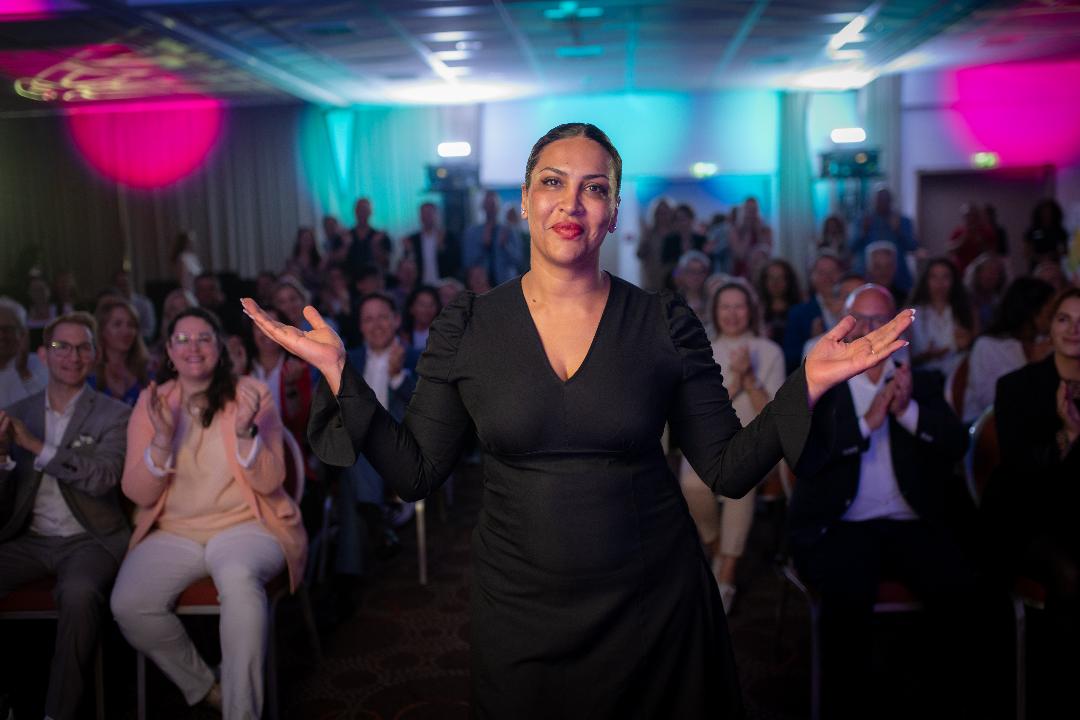 Manel Bannouri - Professional Consultation